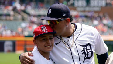 Star Spotlight: Miguel Cabrera - Latino Baseball