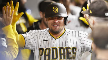 Luke Voit's home run helps Padres win against Pirates