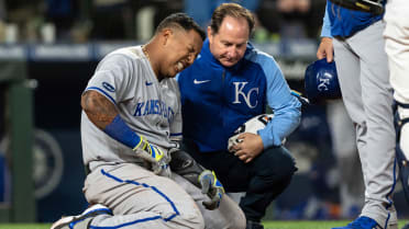 Salvador Perez HBP, injures leg in 2nd inning of Game 7 