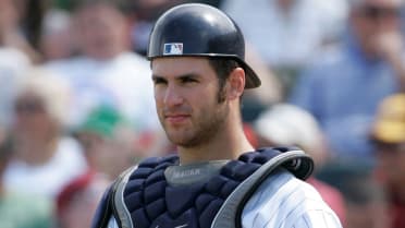 Do-Hyoung Park on X: Standing ovation as Joe Mauer gets the blue jacket of  the Twins Hall of Fame.  / X