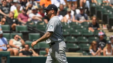 SF Giants: Roberto Pérez's glove, experience separate him at catcher