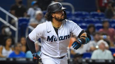 Jorge Alfaro continues to punish Phils as Marlins take Game 2