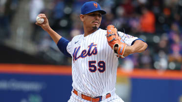 NY Mets Carlos Carrasco shares on emotional start with father in crowd