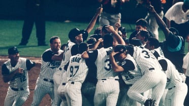 MLB Network - On this day in 1997, the Marlins defeated Cleveland 3-2 in  Game 7 of the World Series as Edgar Rentería walked it off in extra innings  🤩 The victory