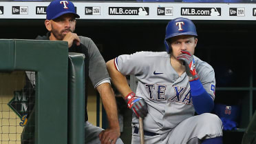 Rangers aggressive on bases in win over Angels