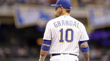 Chicago White Sox sign All-Star catcher Yasmani Grandal to four