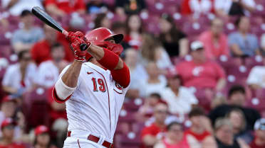 Reds put slumping Votto on COVID-19 injured list, WJHL