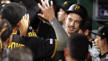 Bryan Reynolds' overturn sets the tone for Pirates' comeback; Ji