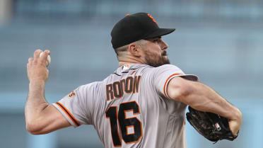 LOOK: Giants' Carlos Rodon kicks bat in dugout that hits teammate