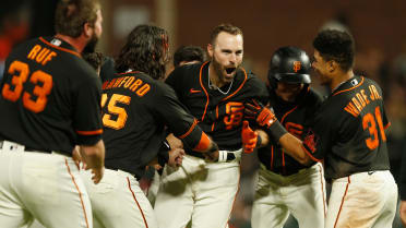 SF Giants: Flores hasn't fallen out of favor despite lack of playing time