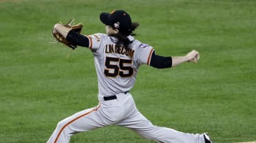 WS2014 Gm2: Lincecum fans two, exits with an injury 