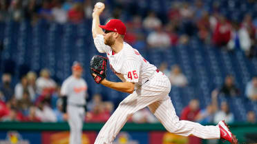 Wheeler, Phillies hold off Mets 4-3 to boost playoff hopes