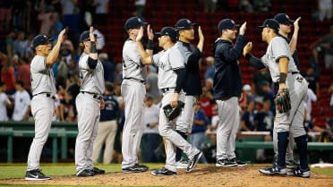 MLB roundup: Red Sox thrash Yankees 15-5