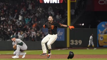 SF Giants C Curt Casali exits game vs. D-backs with injury