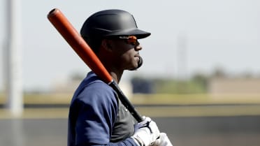 Mariners infield guru Perry Hill enjoys work with new additions