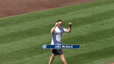 Joel McHale on X: These guys were so happy they got their picture with me.  #mlb #mlballstargame @MLB @MLBNetwork  / X