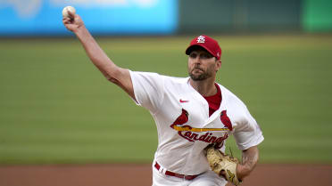 Adam Wainwright reveals playing through injury in farewell season for  Cardinals - I could barely throw a ball