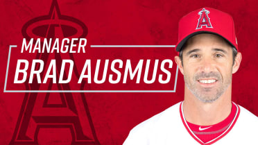 Angels name MLB vet Brad Ausmus field manager