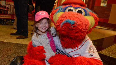 File:Cincinnati Reds Mascots.jpg - Wikipedia