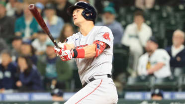 Martinez, Dalbec homers power Red Sox past Mariners 4-3 - Seattle