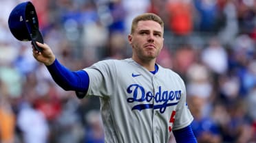 Schultz: Freddie Freeman tried to get through 2019 on adrenaline,  painkillers - The Athletic