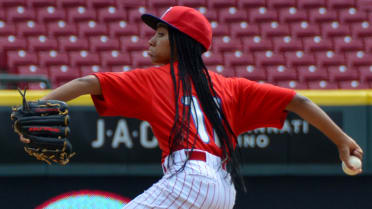 Mo'ne Davis makes 'major league debut' at GABP