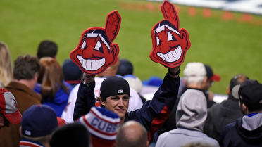 MLB commissioner urges Cleveland Indians to eradicate Chief Wahoo logo -  CBS News