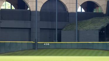 Astros plan to remove Tal's Hill from outfield, move fences in for