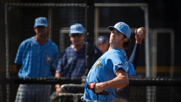 Tyler Glasnow working on throwing splitter