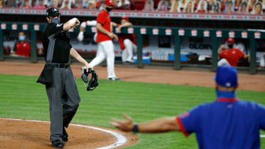 2013 Red Sox World Series hero lays into umpire after ejection in Cubs game  