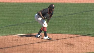 Explaining Yapson Gomez's weird windup on display at Giants spring training