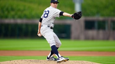 Why in the World Would Andrew Freidman Sign Andrew Heaney? – LA Dodger Talk