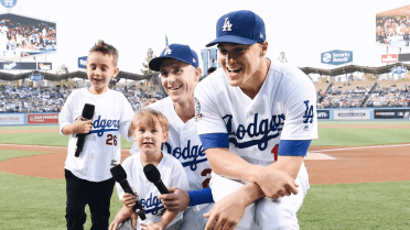 The Dodgers Chase Utley Enrique Hernandez Father Son Best Dad Ever