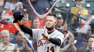 Fresh off suspension, AJ Hinch takes over as Tigers manager – The