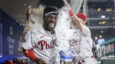 Andrew McCutchen hits leadoff home run in Phillies debut