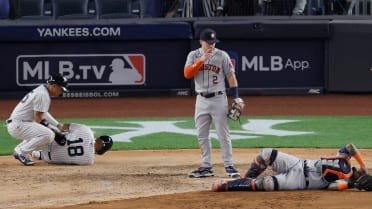 Rougned Odor exits with injury, 09/11/2022