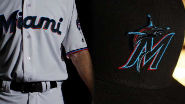 Miami Marlins unveil new uniforms and logo after teasing on Twitter
