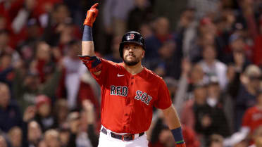 Kyle Schwarber Creeping In On Red Sox Legend's MLB Record