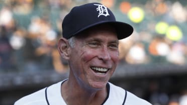 Alan Trammell and Lance Parrish Share Baseball Knowledge at 12th