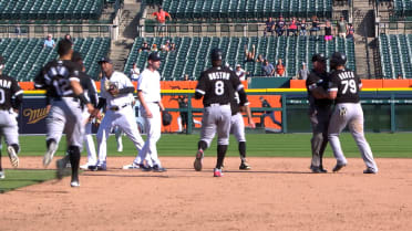 ESPN Stats & Info on X: José Abreu hit his MLB-leading 27th HR for the  White Sox to extend active MLB-long hit streak to 18 games.   / X