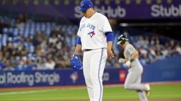 Blue Jays lose pitcher Hyun Jin Ryu to injury in heat of playoff race