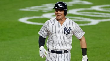 Voit homers twice to lead Yankees over Angels 7-5