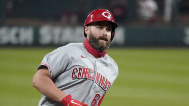 Cincinnati Reds move four catchers off 40-man roster amid series