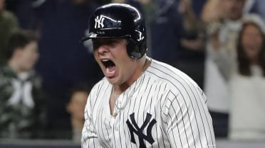 Luke Voit belts a 2-run triple off the wall in the Wild Card Game 