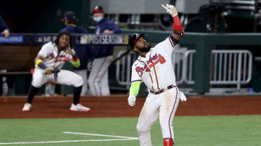 Marcell Ozuna TAKES SELFIE after hitting home run, Reds then hit his  teammate 