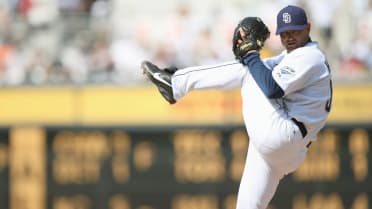 Hoffman Records 600th Save (9/7/10), On this day in 2010, Trevor Hoffman  became the first pitcher to reach 600 career saves., By Milwaukee Brewers  Highlights