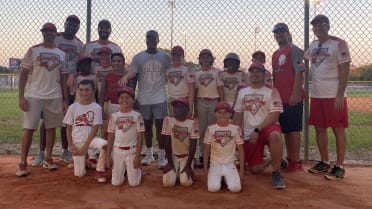 Watch Stroman race Little Leaguer around bases