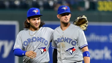 Blue Jays top prospect Bo Bichette makes debut in win over Royals