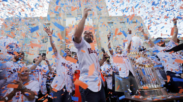 Astros fans attend World Series celebration parade en masse — The Cougar