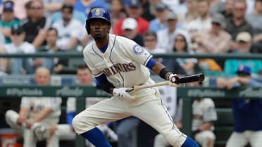 Mariners activate Dee Gordon from DL, option Beckham